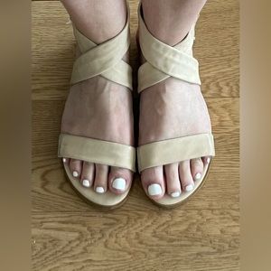 Vintage Zara summer sandals crisscross gently worn, size 8